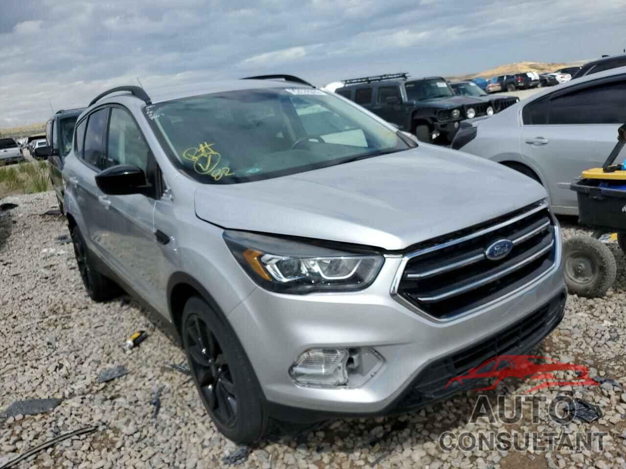 FORD ESCAPE 2017 - 1FMCU9G9XHUE47722