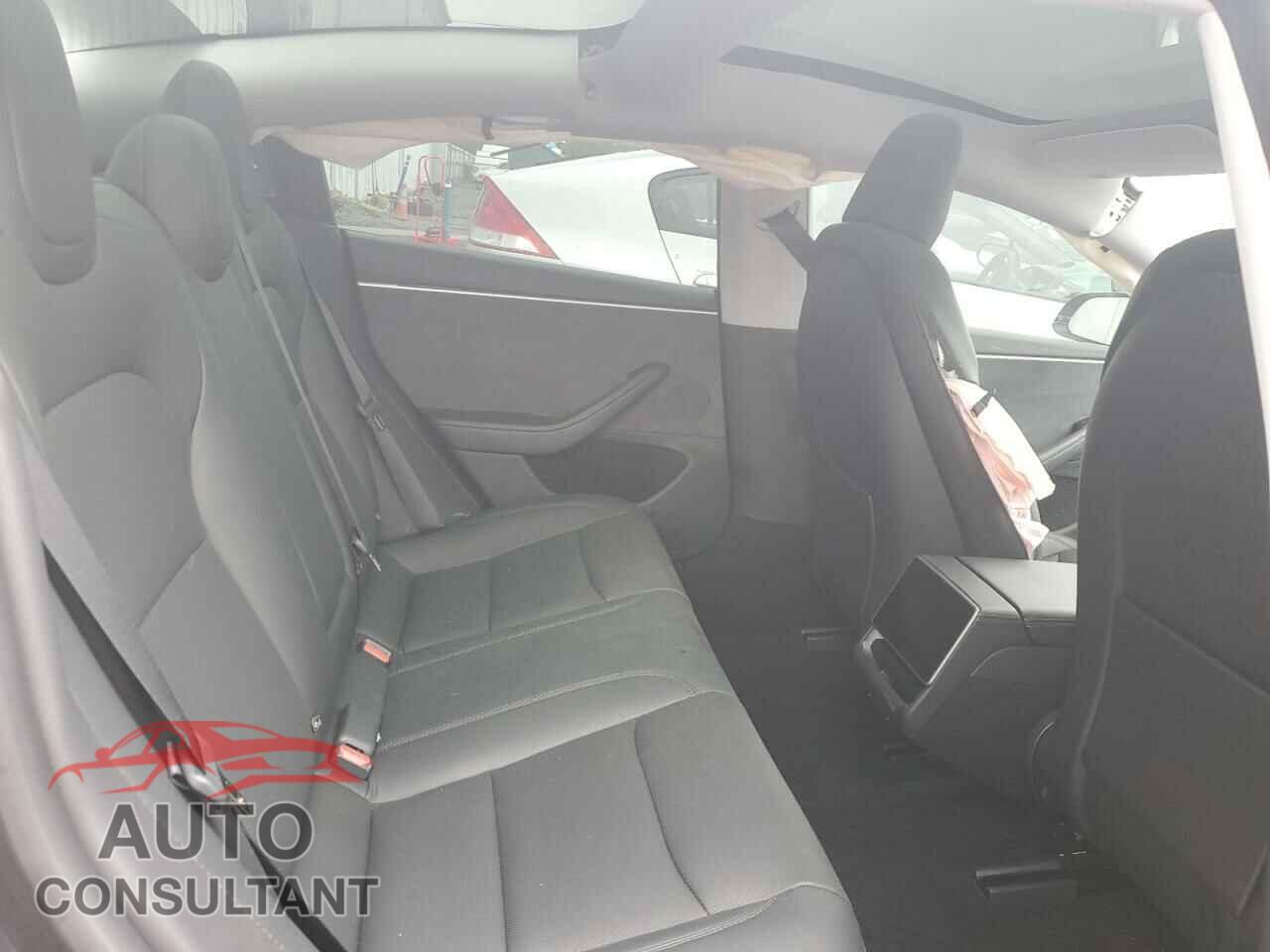 TESLA MODEL 3 2024 - 5YJ3E1EB2RF729422