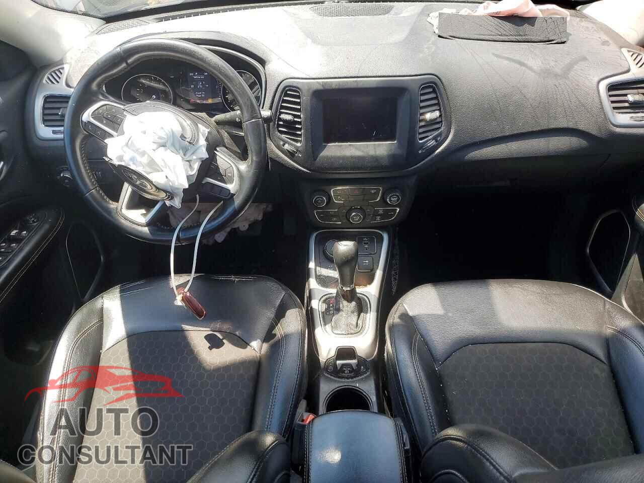 JEEP COMPASS 2020 - 3C4NJDBB5LT149357