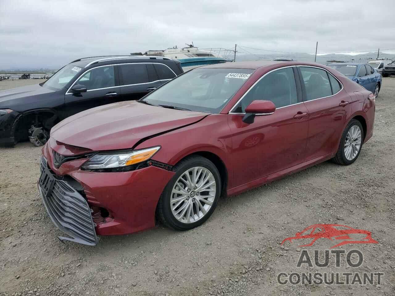 TOYOTA CAMRY 2018 - 4T1B11HK8JU560064