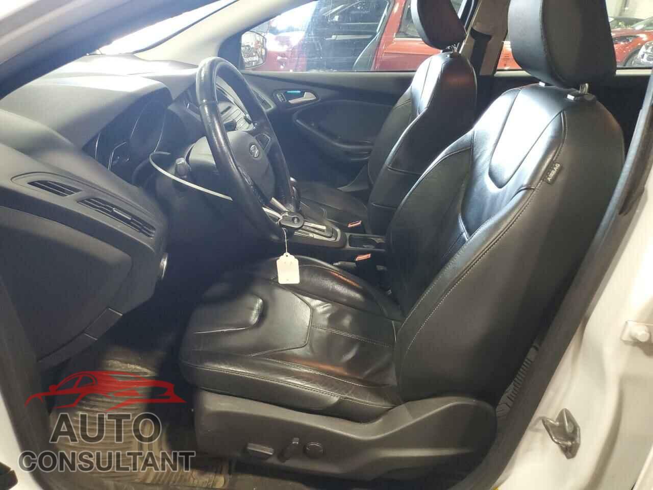 FORD FOCUS 2015 - 1FADP3K25FL283828