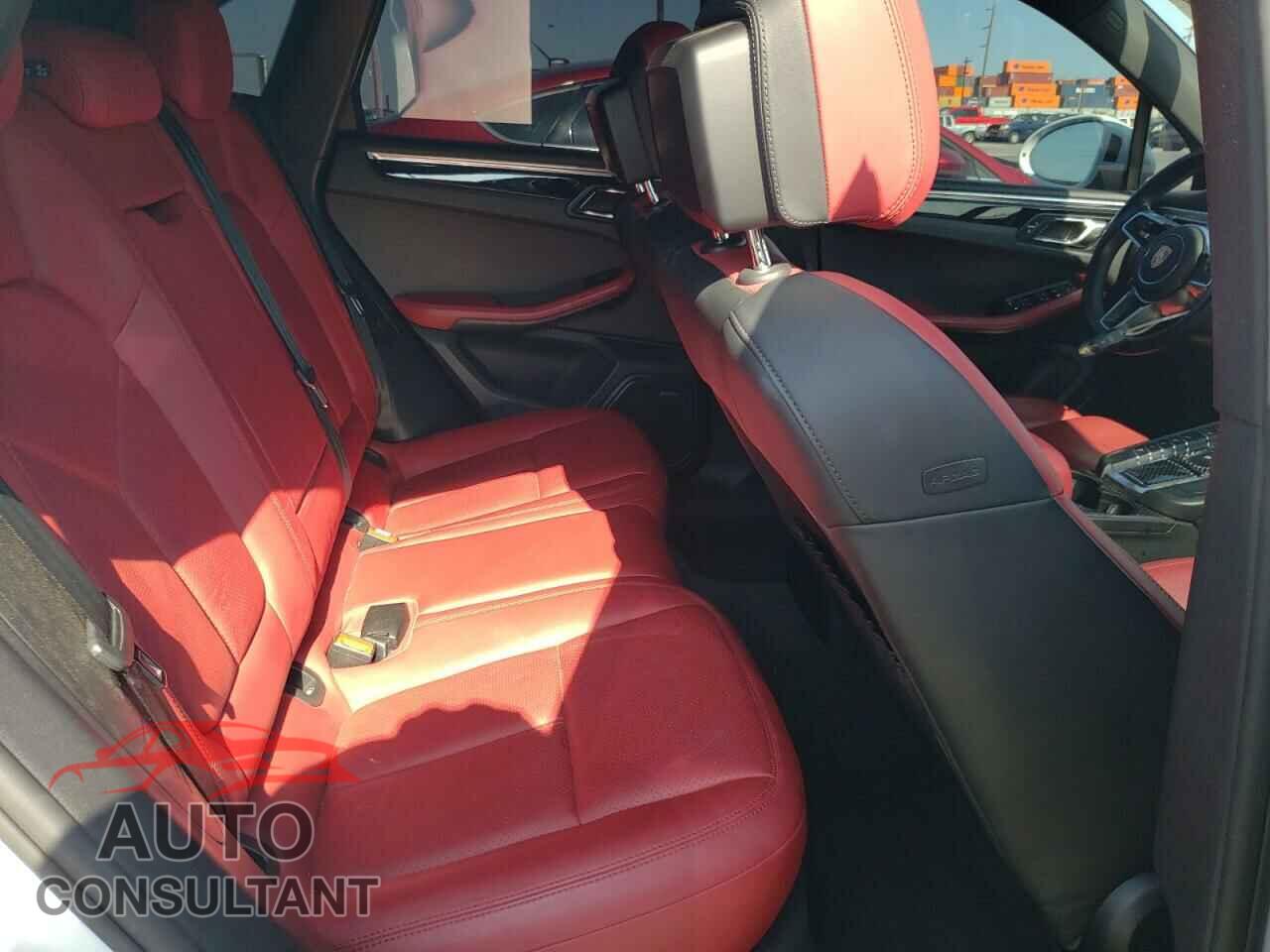 PORSCHE MACAN 2017 - WP1AB2A55HLB13973