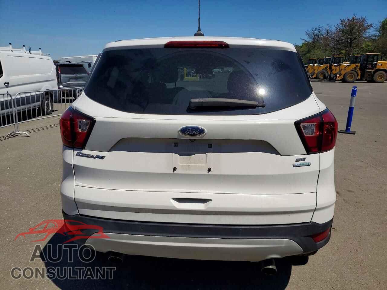 FORD ESCAPE 2019 - 1FMCU0GD9KUC34204
