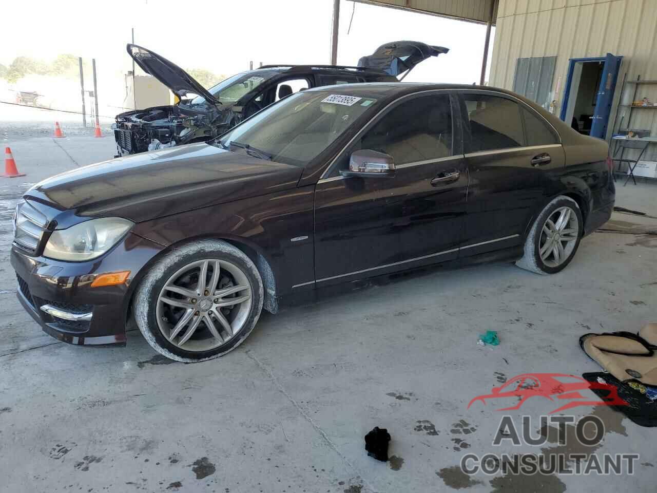 MERCEDES-BENZ C-CLASS 2012 - WDDGF4HB2CR222281