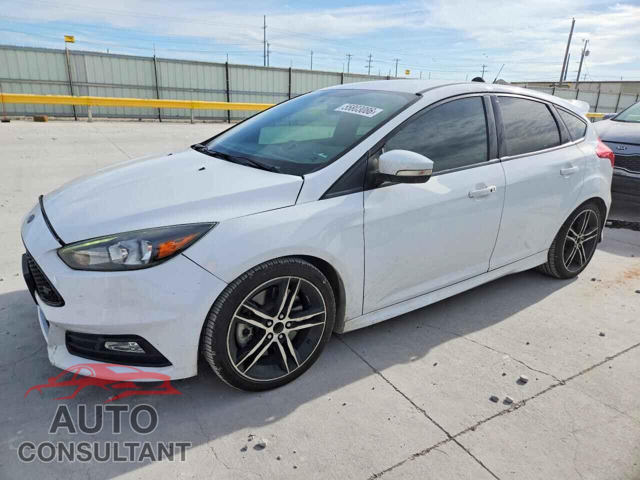 FORD FOCUS 2017 - 1FADP3L99HL292661