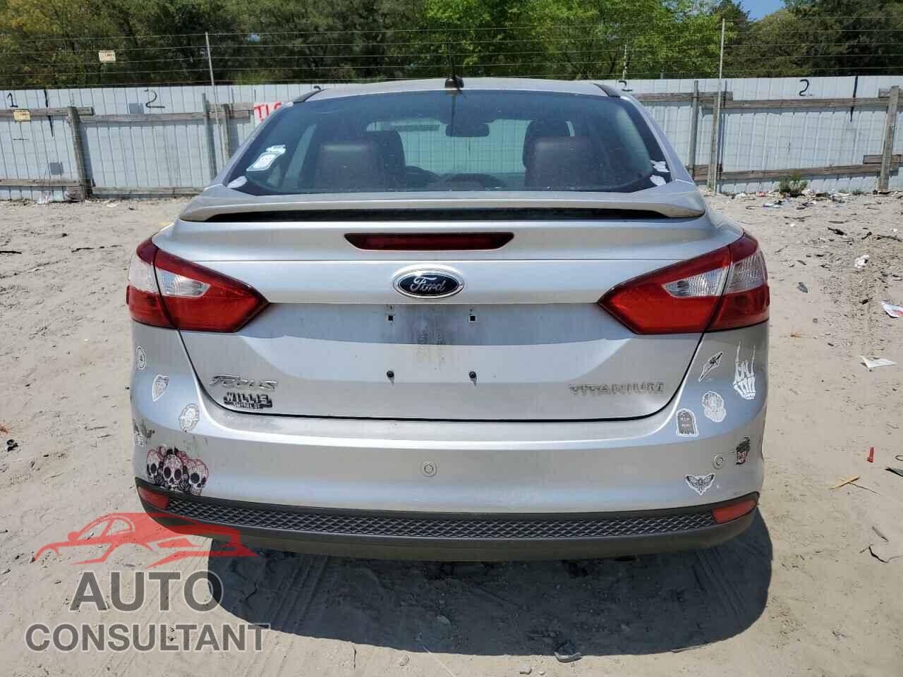 FORD FOCUS 2012 - 1FAHP3J2XCL187675