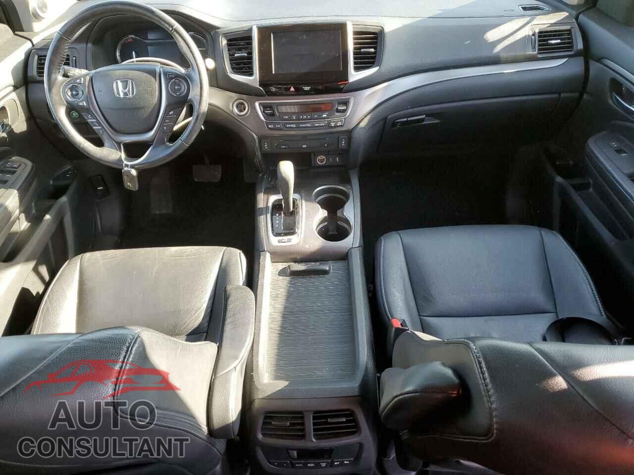 HONDA PILOT 2018 - 5FNYF6H88JB025004