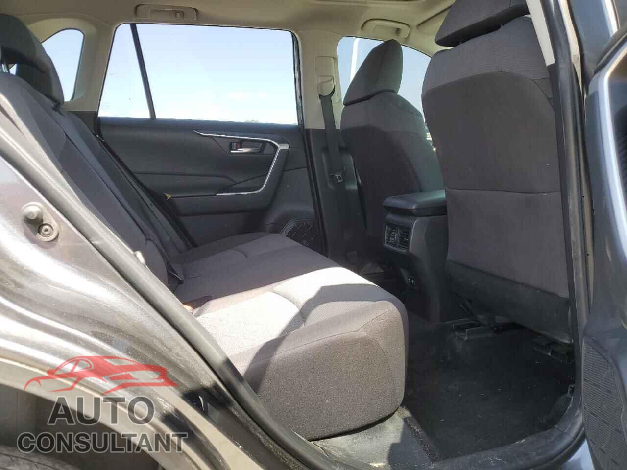 TOYOTA RAV4 2019 - JTMP1RFV2KD005229