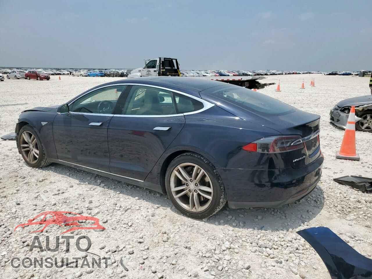 TESLA MODEL S 2015 - 5YJSA1H1XFF092303