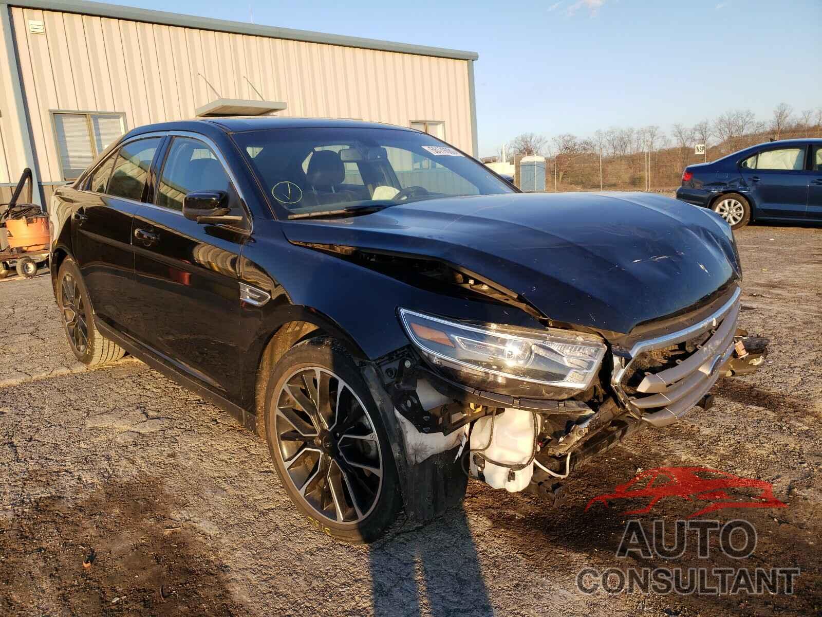 FORD TAURUS 2018 - 1FAHP2E82JG136332