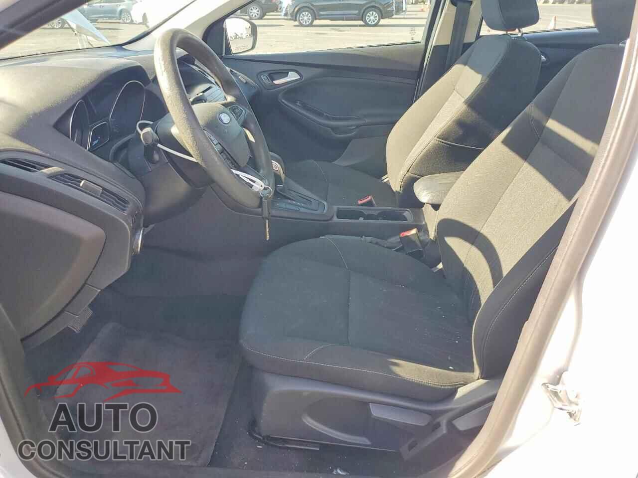 FORD FOCUS 2017 - 1FADP3FE4HL277557