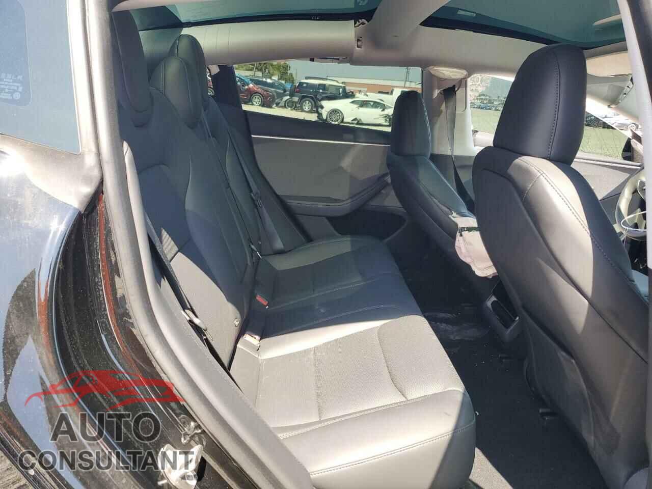 TESLA MODEL 3 2024 - 5YJ3E1EA6RF718348