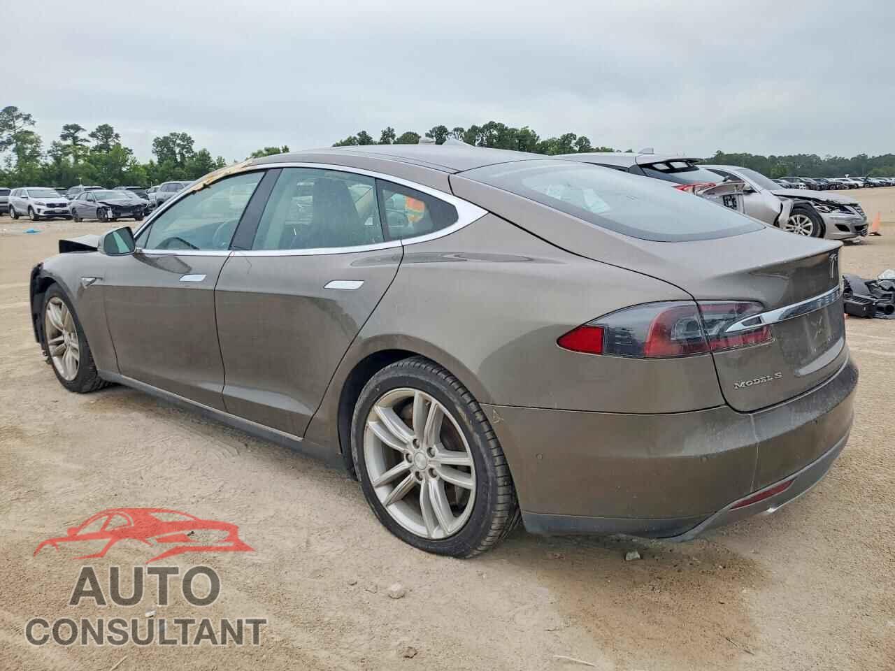TESLA MODEL S 2015 - 5YJSA1E25FF110879