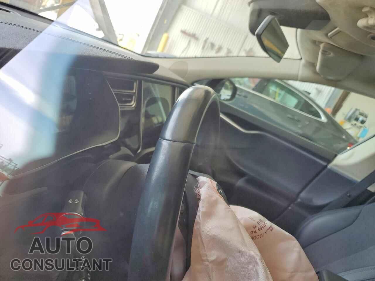TESLA MODEL S 2015 - 5YJSA1E28FF109287