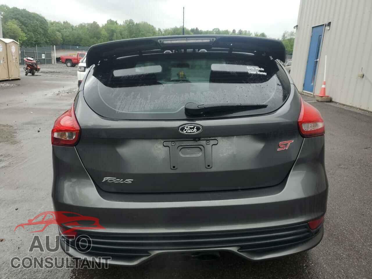 FORD FOCUS 2017 - 1FADP3L9XHL221128