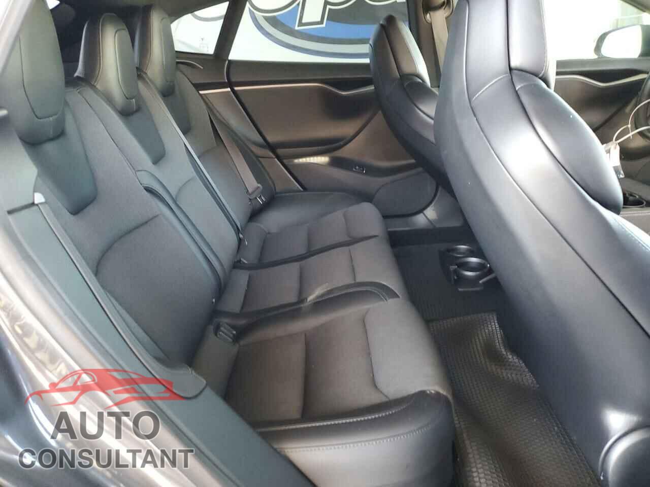 TESLA MODEL S 2018 - 5YJSA1E21JF282786