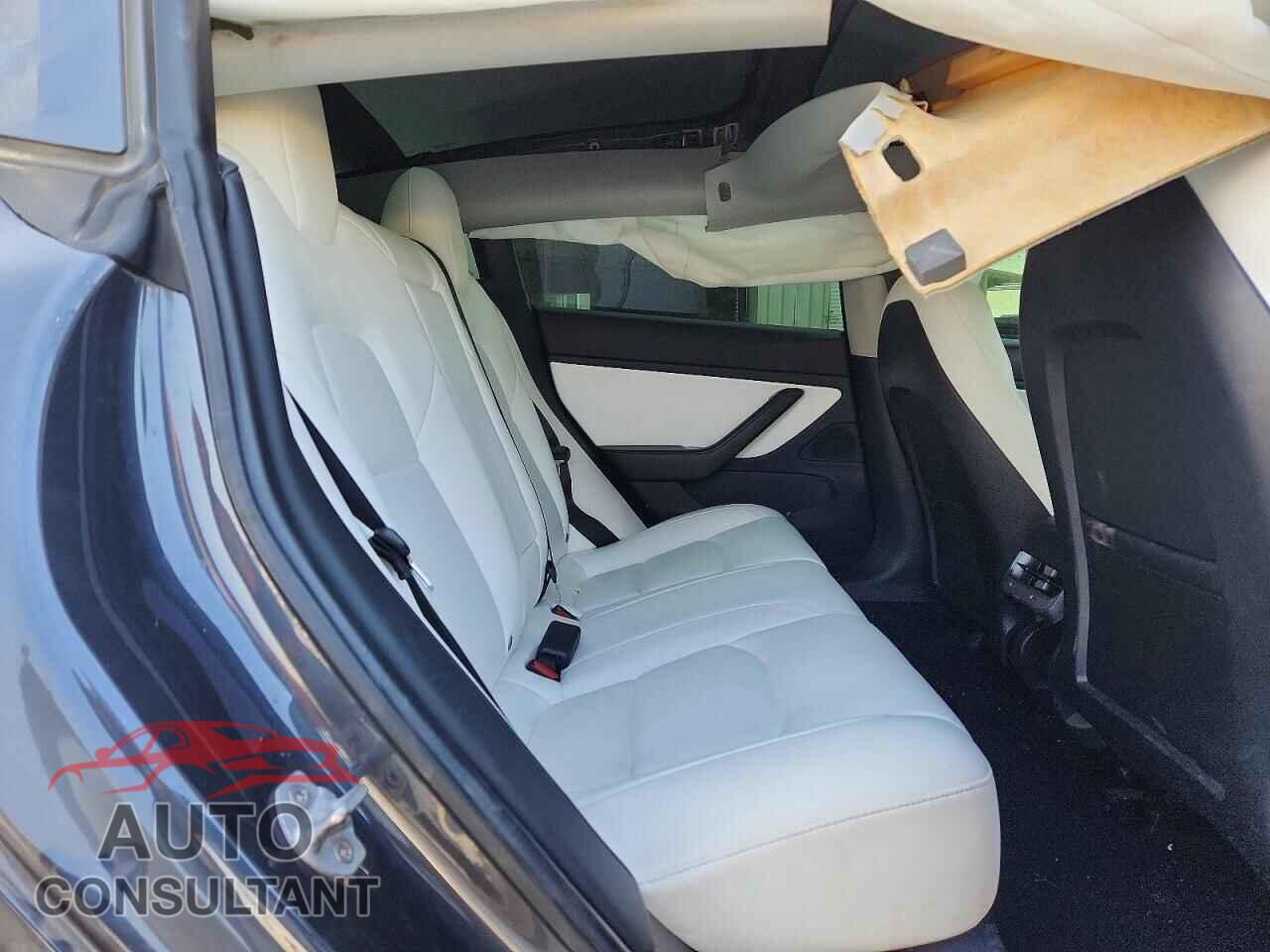 TESLA MODEL 3 2019 - 5YJ3E1EB3KF450423