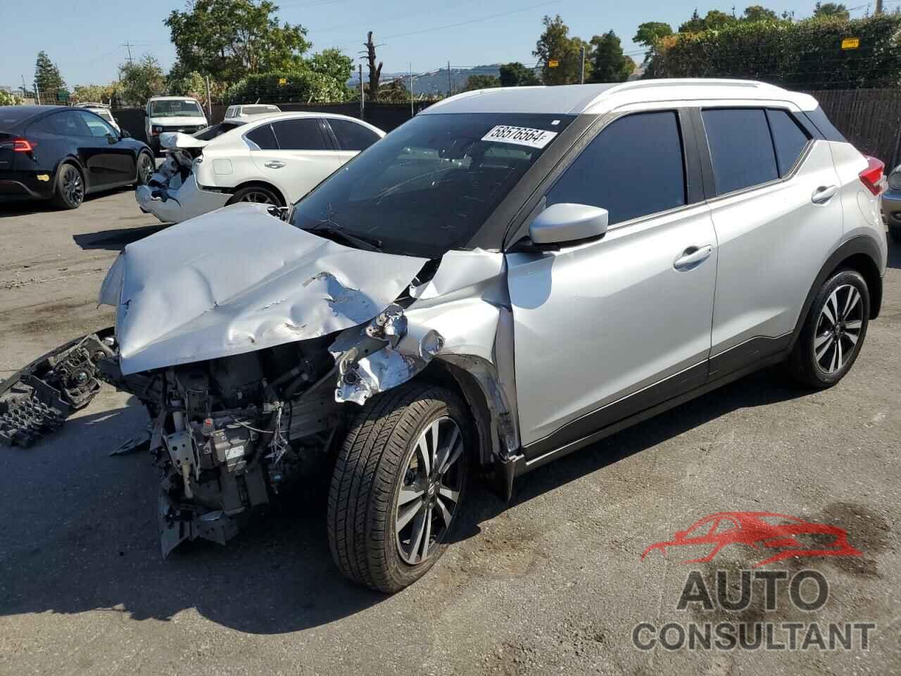 NISSAN KICKS 2018 - 3N1CP5CU0JL528861