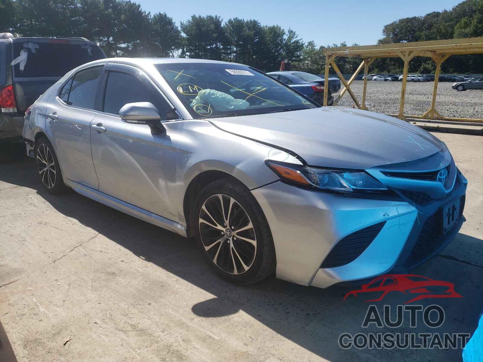 TOYOTA CAMRY 2018 - 4T1B11HK9JU547873