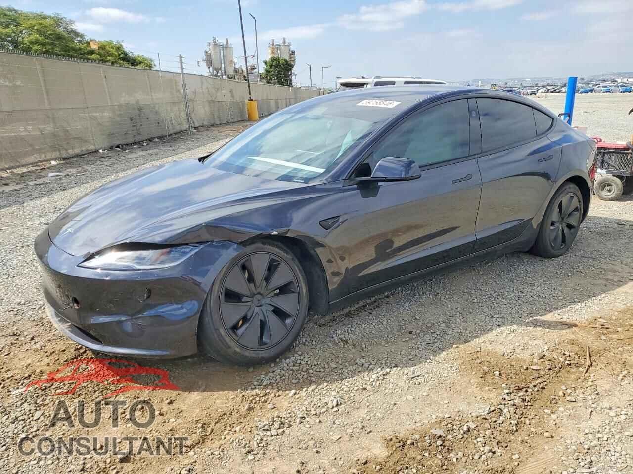 TESLA MODEL 3 2024 - 5YJ3E1EA4RF824247