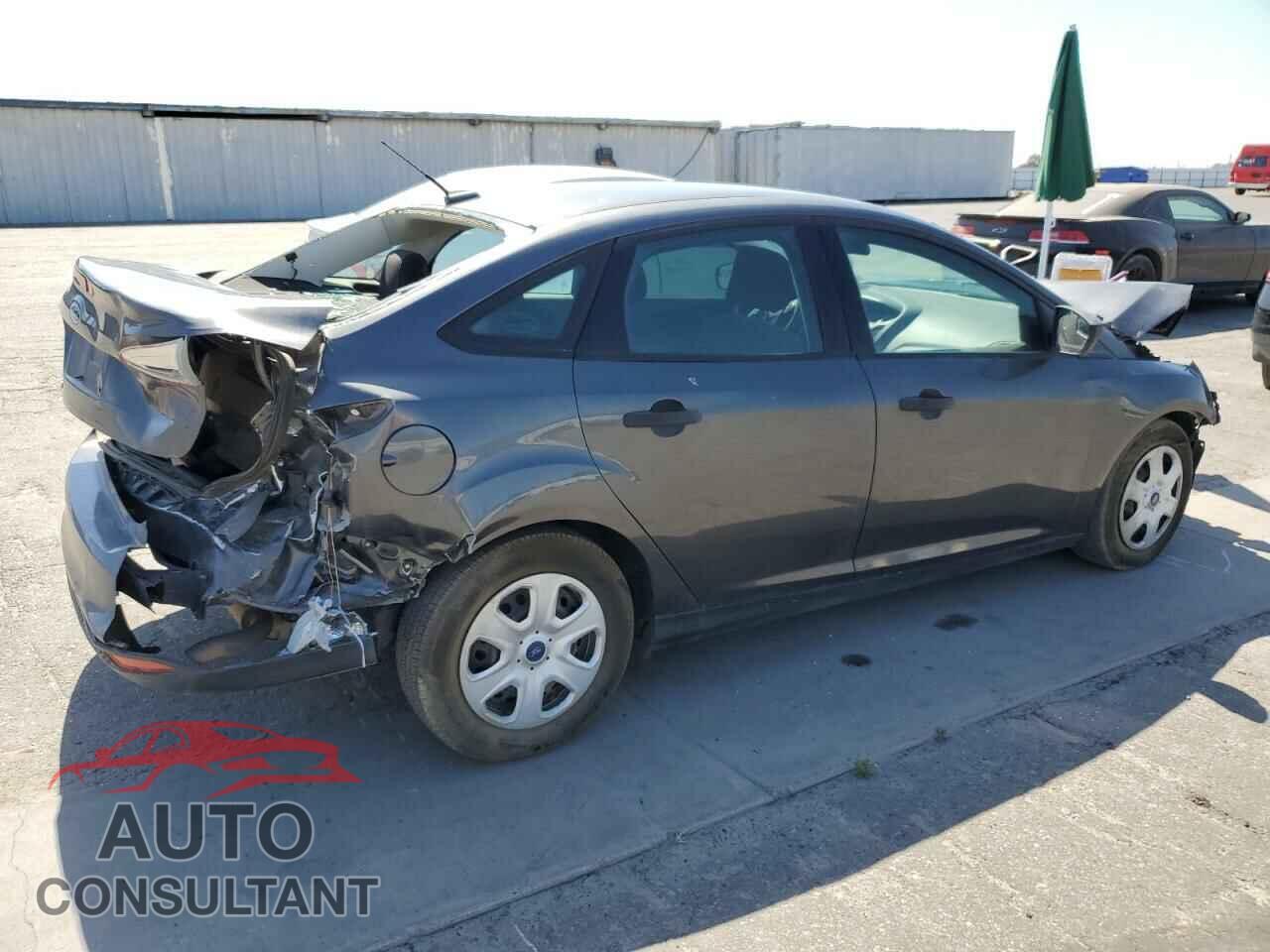 FORD FOCUS 2018 - 1FADP3E23JL241405