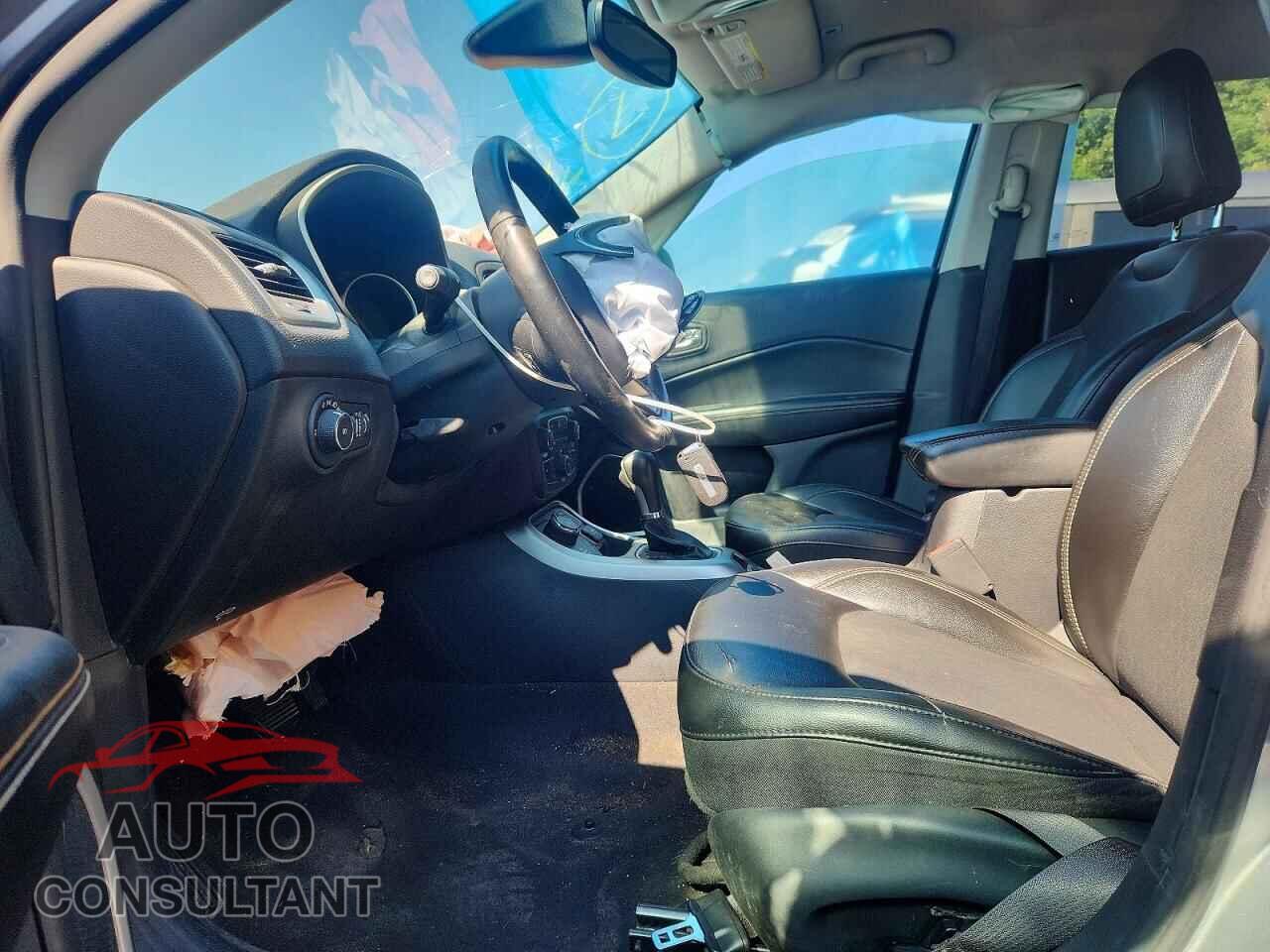 JEEP COMPASS 2019 - 3C4NJDBBXKT714393
