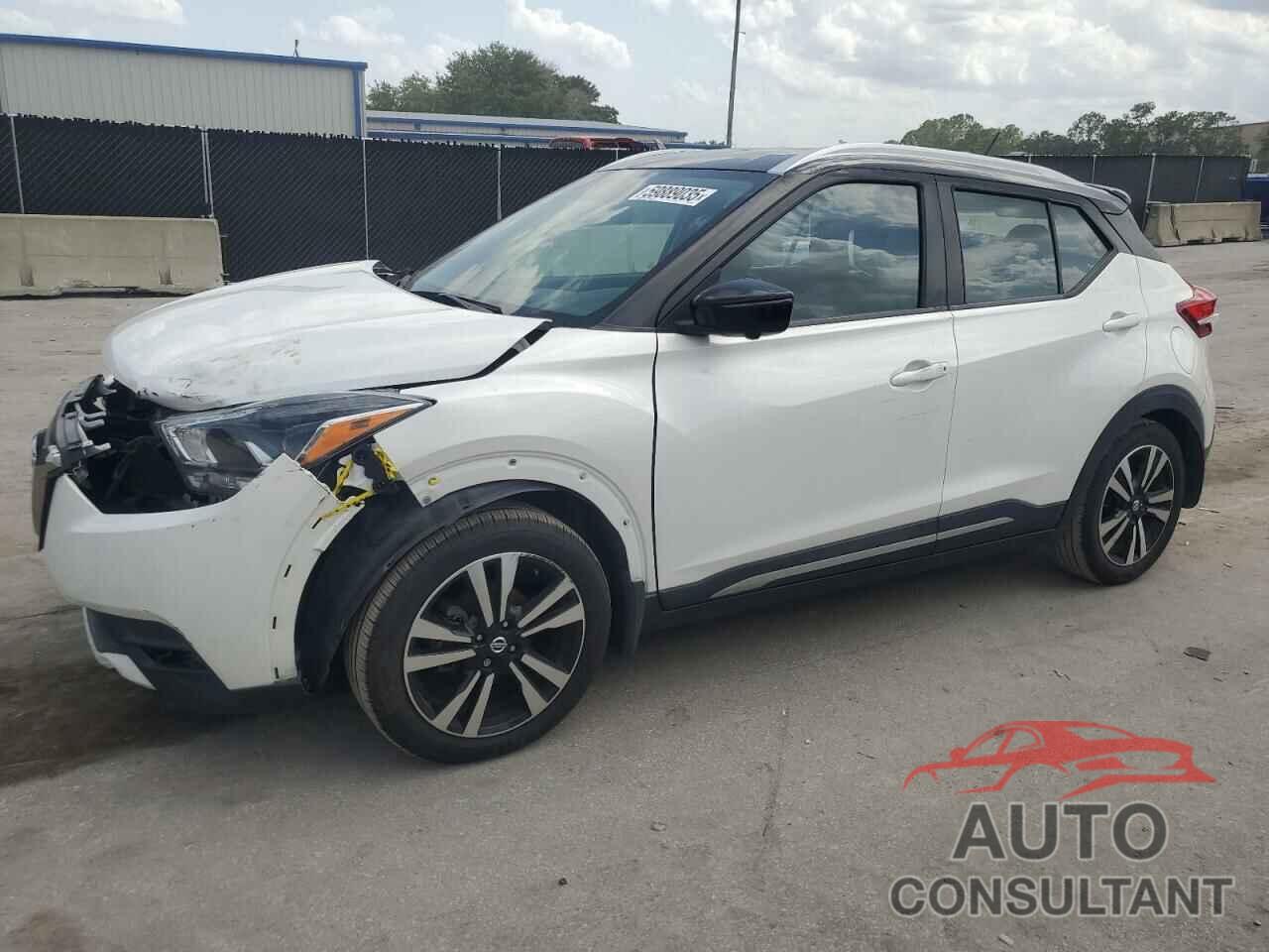 NISSAN KICKS 2019 - 3N1CP5CU5KL495616