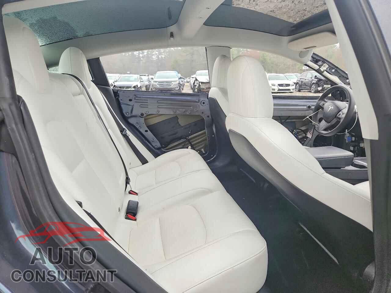 TESLA MODEL 3 2021 - 5YJ3E1EB7MF990229