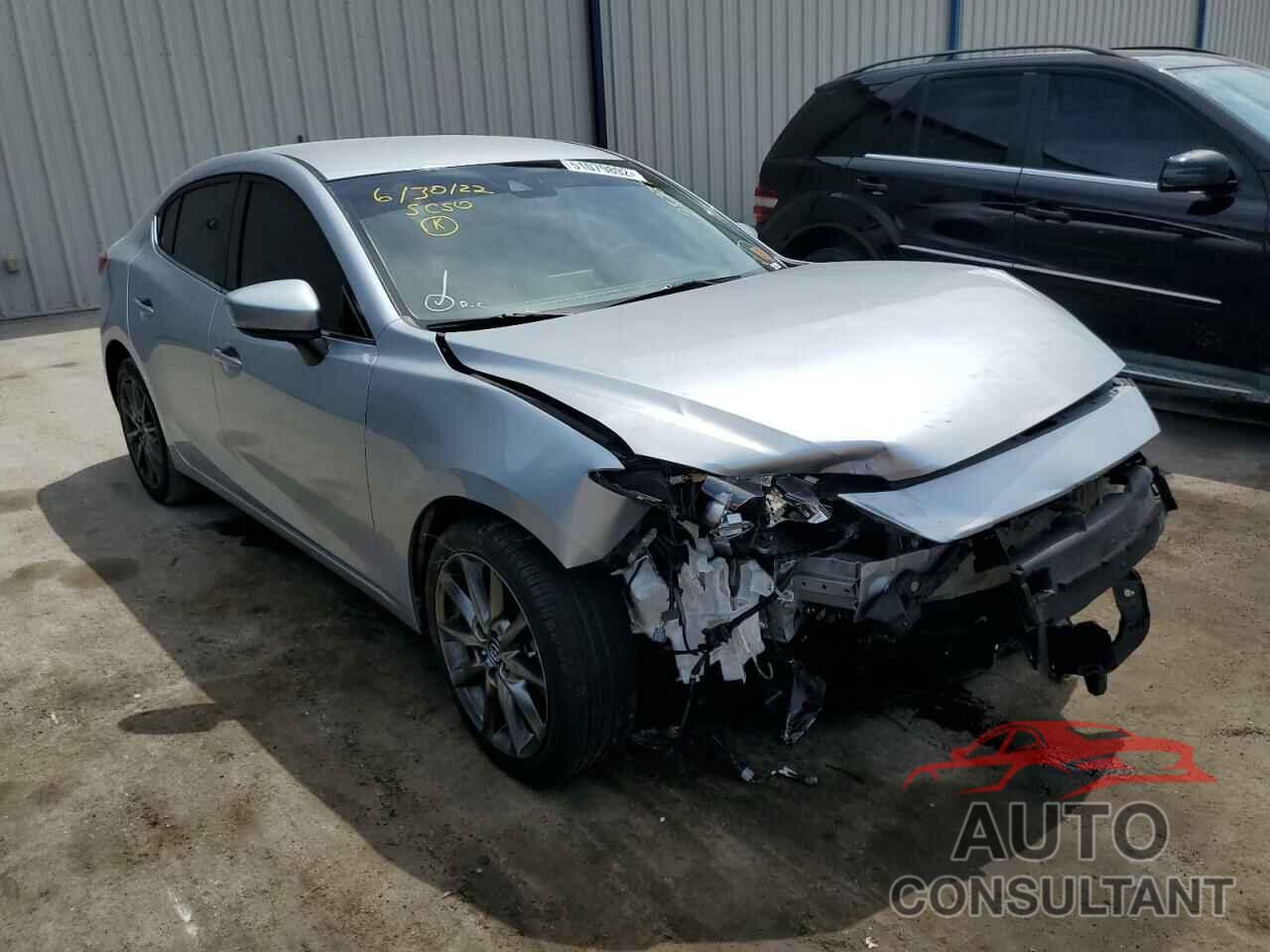 MAZDA 3 2018 - 3MZBN1V37JM257378