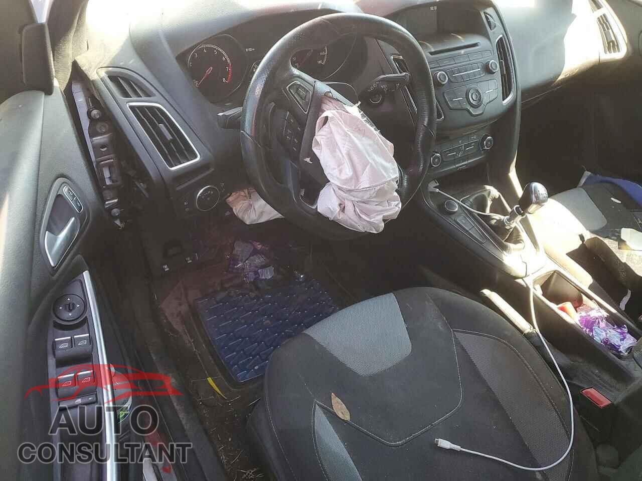 FORD FOCUS 2017 - 1FADP3L90HL227715