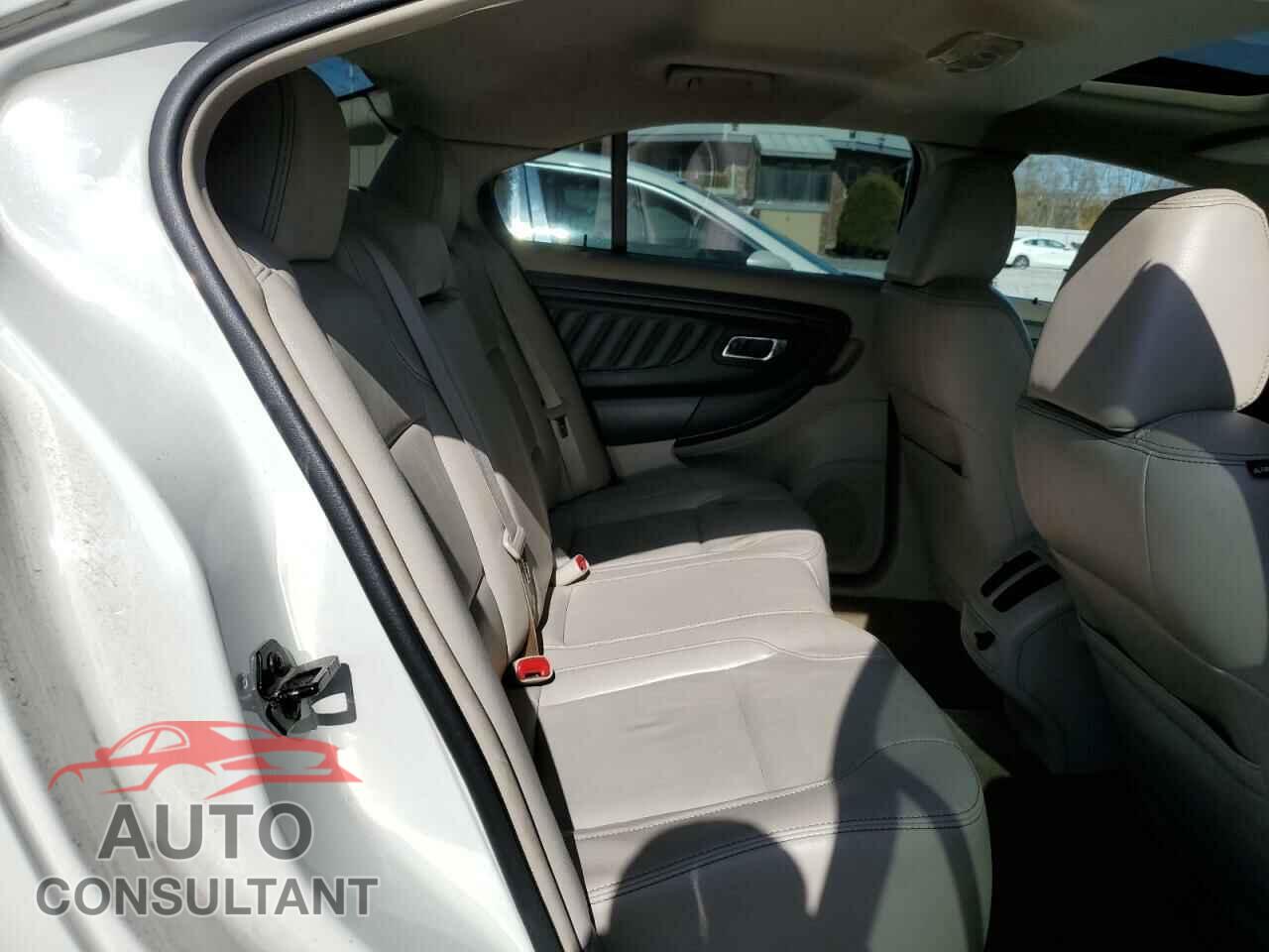 FORD TAURUS 2011 - 1FAHP2EW2BG182405