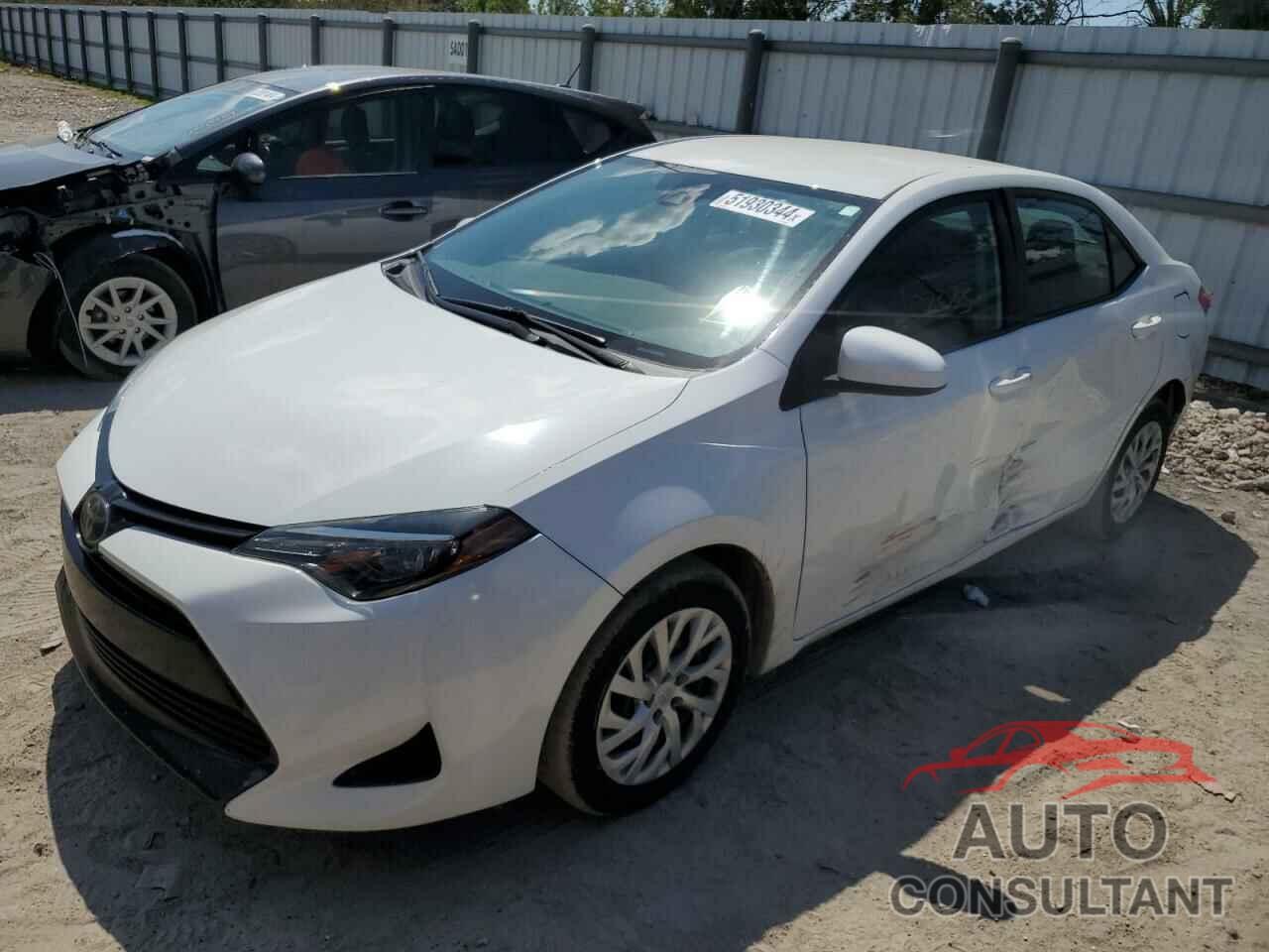 TOYOTA COROLLA 2018 - 5YFBURHEXJP801382