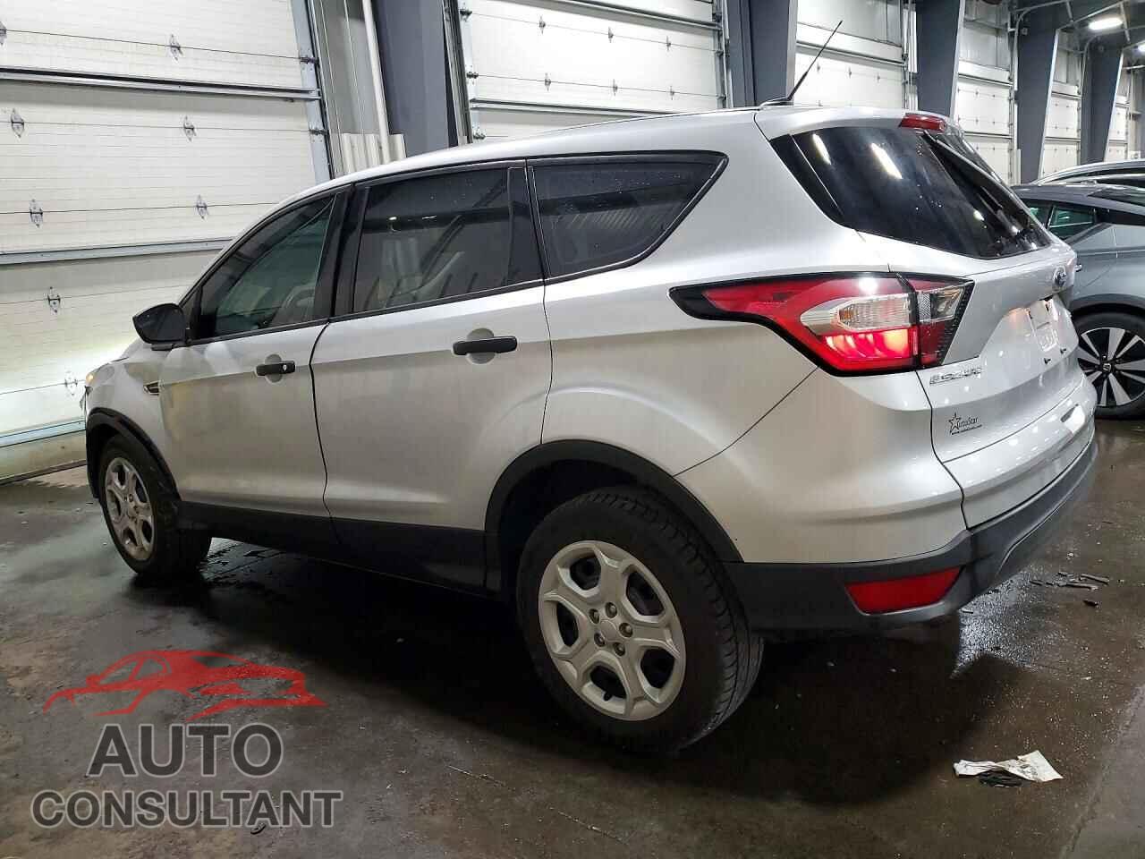 FORD ESCAPE 2018 - 1FMCU0F71JUB13015