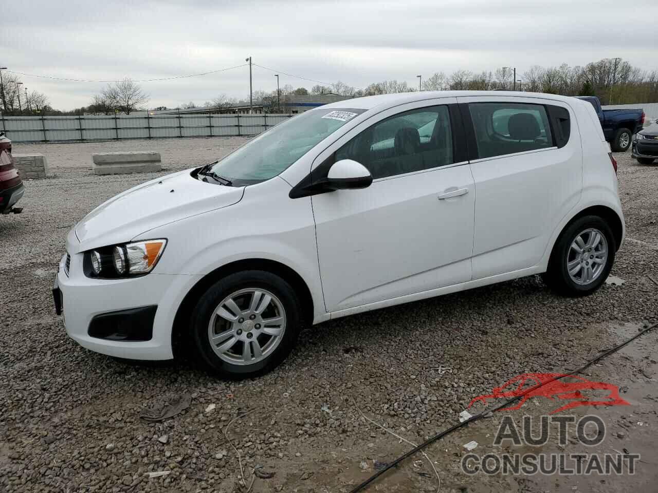 CHEVROLET SONIC 2015 - 1G1JC6SG2F4202180