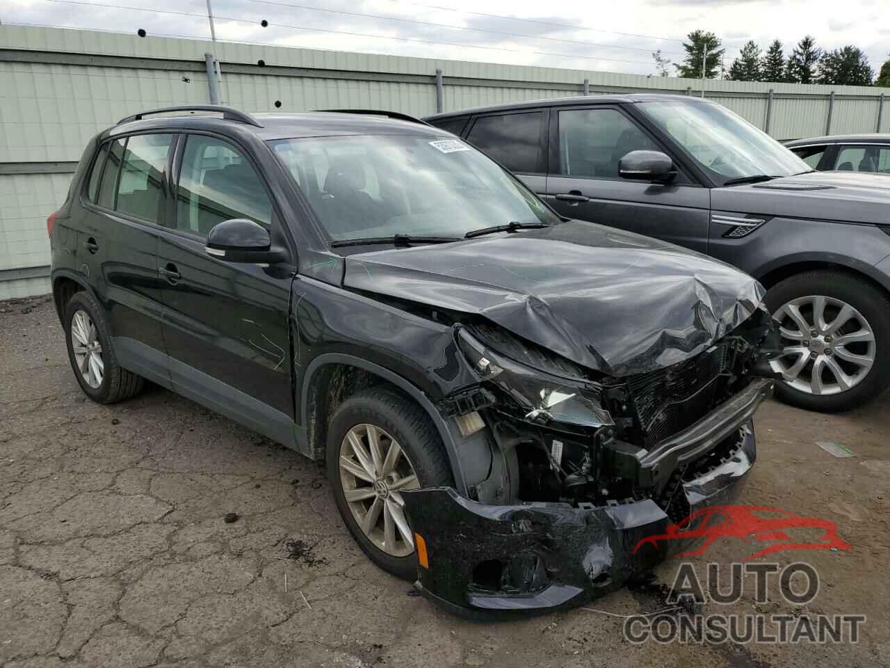 VOLKSWAGEN TIGUAN 2017 - WVGBV7AX3HK055049