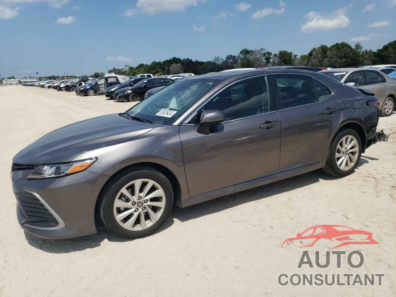 TOYOTA CAMRY 2022 - 4T1C11AK6NU675184