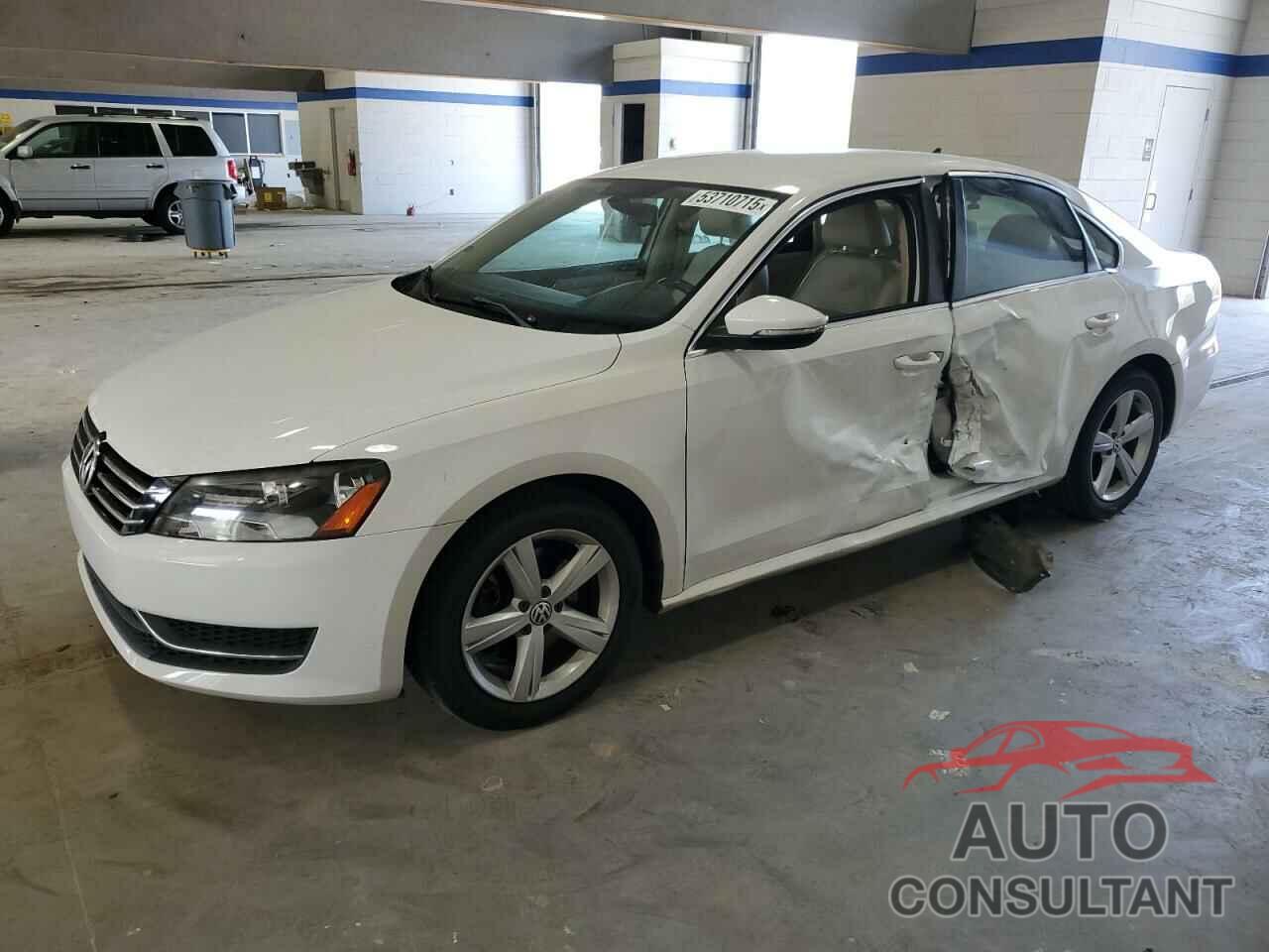 VOLKSWAGEN PASSAT 2012 - 1VWBP7A33CC071828