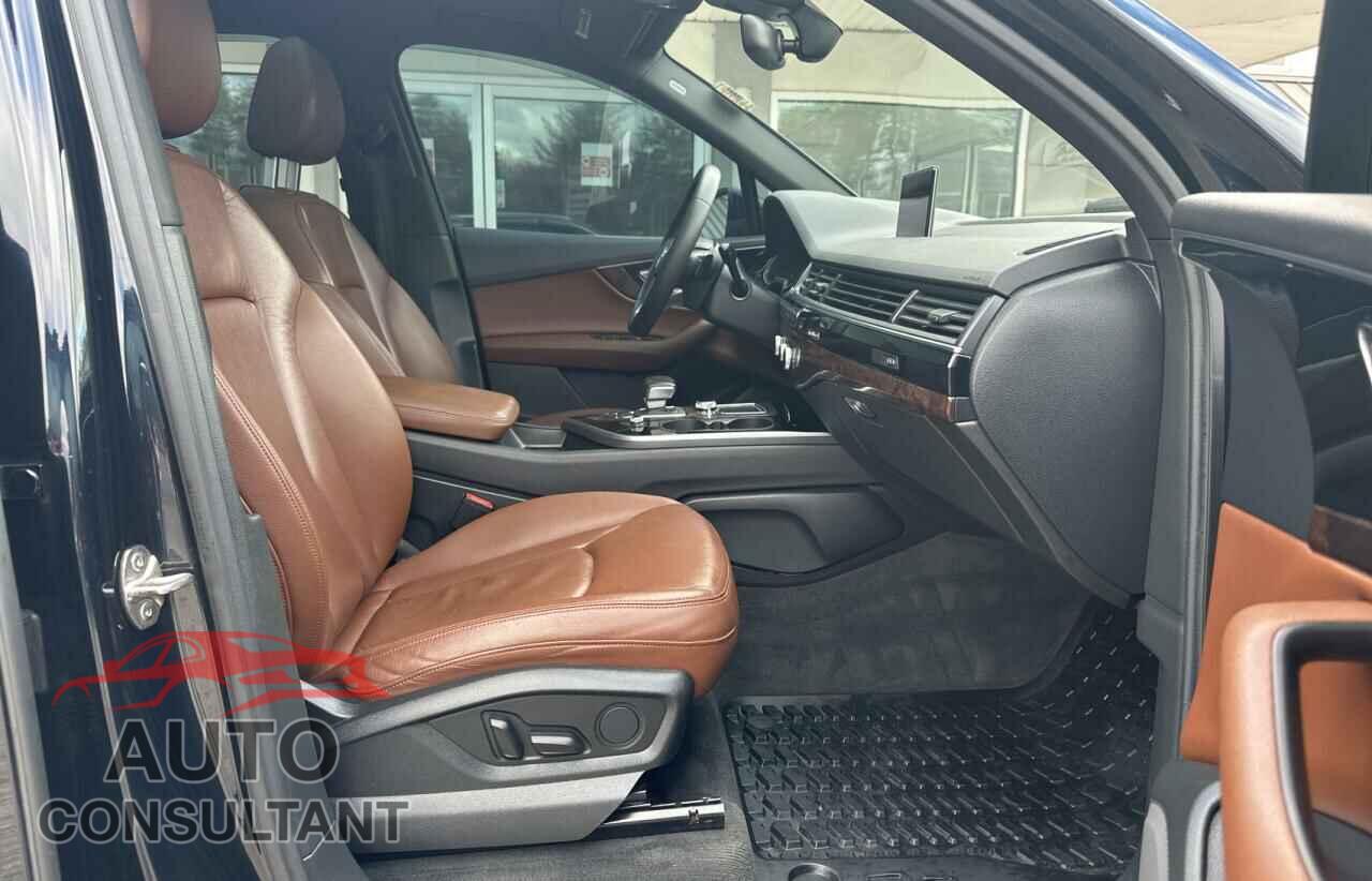 AUDI Q7 2017 - WA1AAAF72HD008806