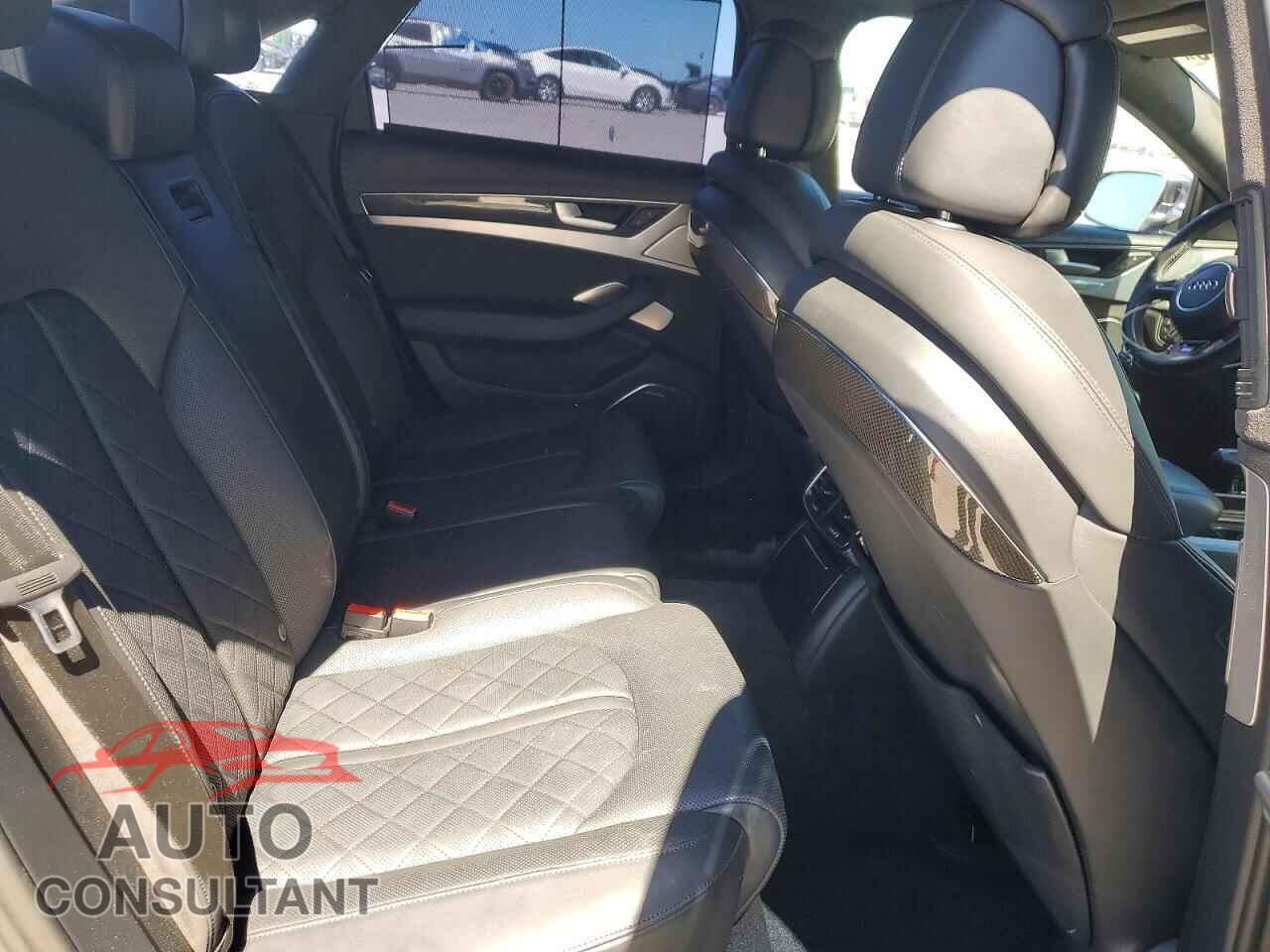 AUDI S8 2014 - WAUD2AFD4EN004233