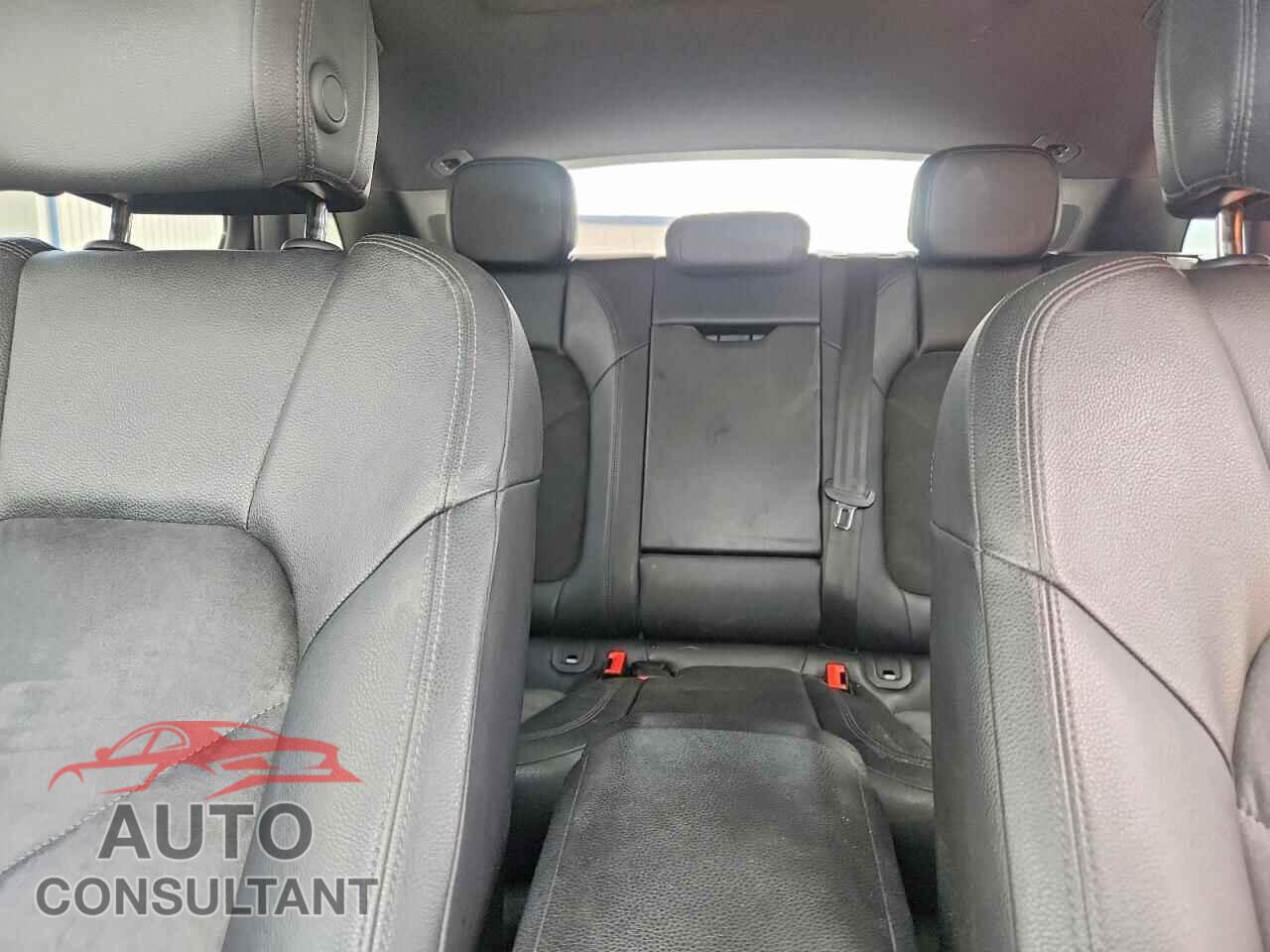 PORSCHE MACAN 2017 - WP1AA2A52HLB08975