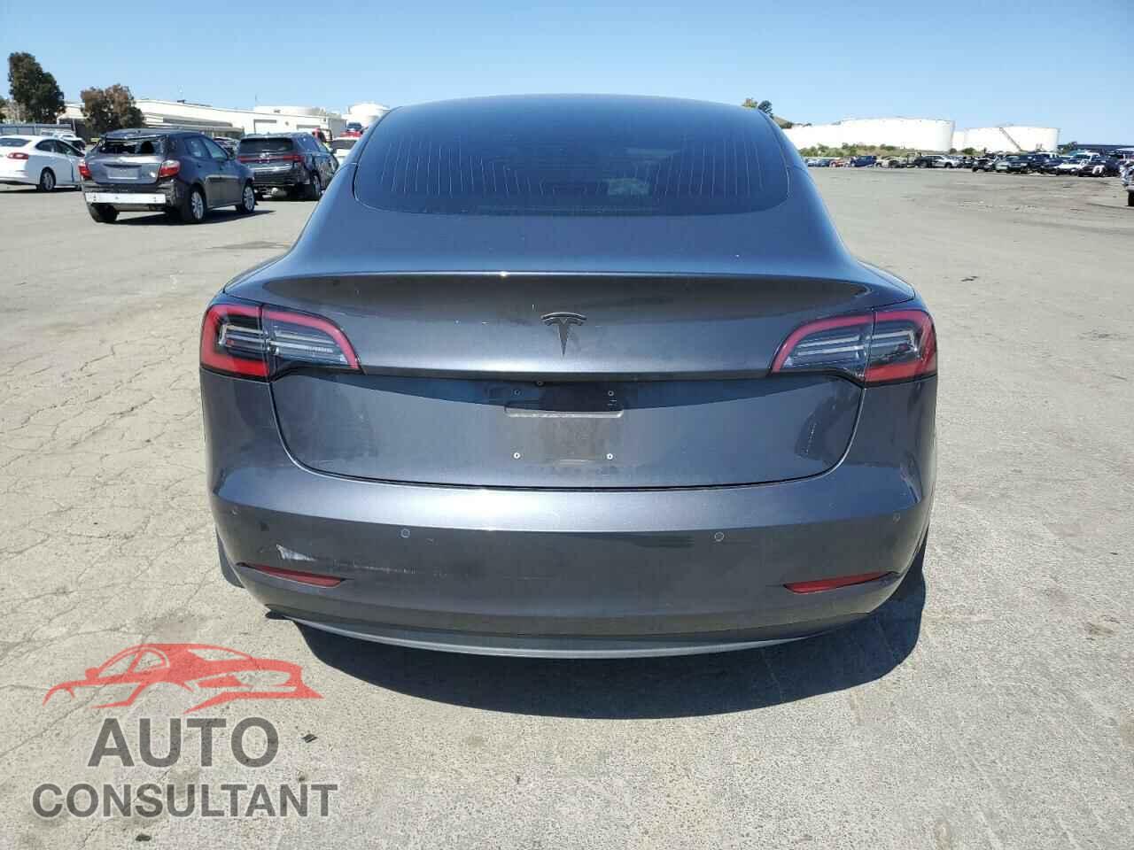 TESLA MODEL 3 2018 - 5YJ3E1EA1JF045151