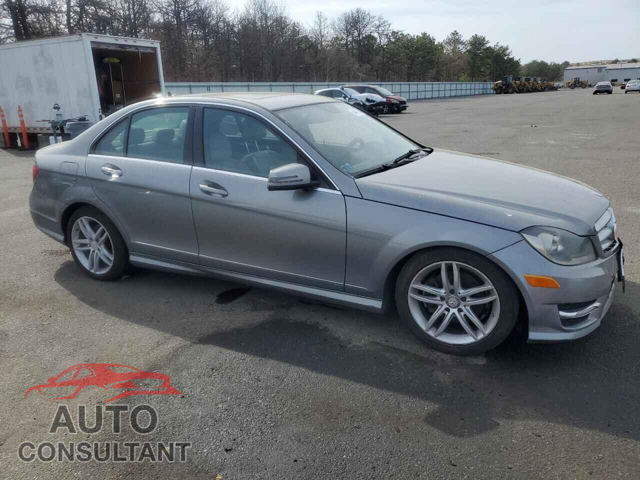 MERCEDES-BENZ C-CLASS 2012 - WDDGF8BB2CA604776
