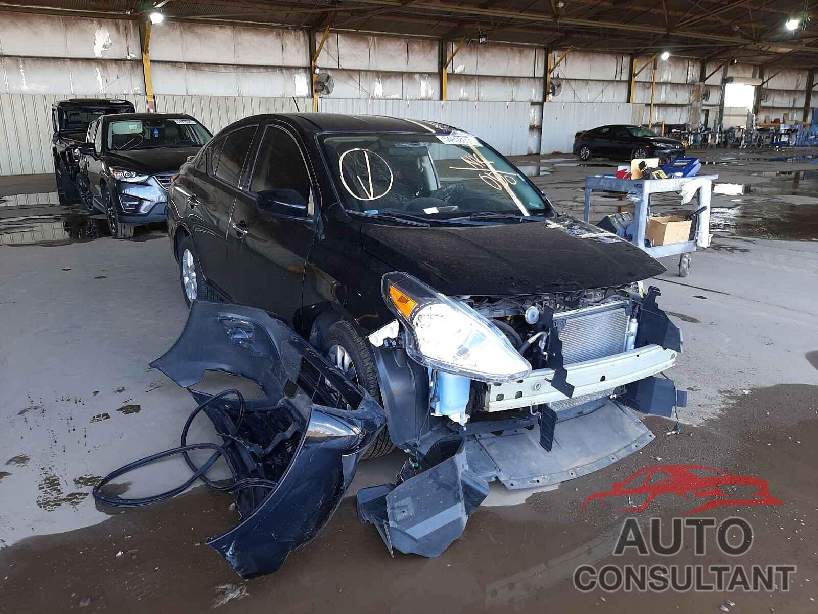 NISSAN VERSA 2018 - 3N1CN7AP6JL801462