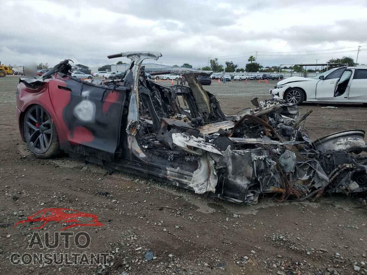 TESLA MODEL S 2023 - 5YJSA1E65PF525771