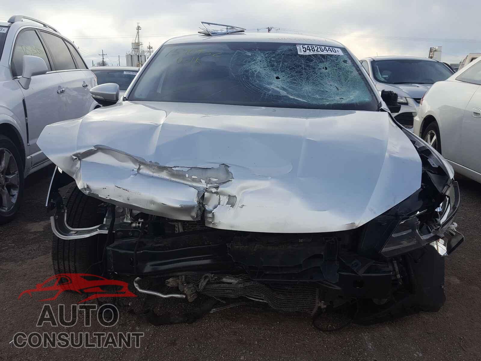VOLKSWAGEN PASSAT 2017 - 1VWAT7A33HC039007
