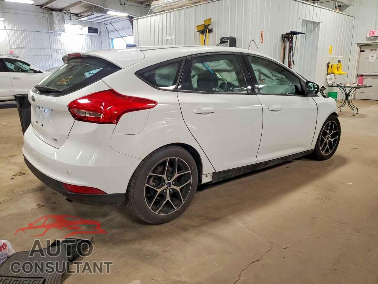 FORD FOCUS 2017 - 1FADP3M29HL228749