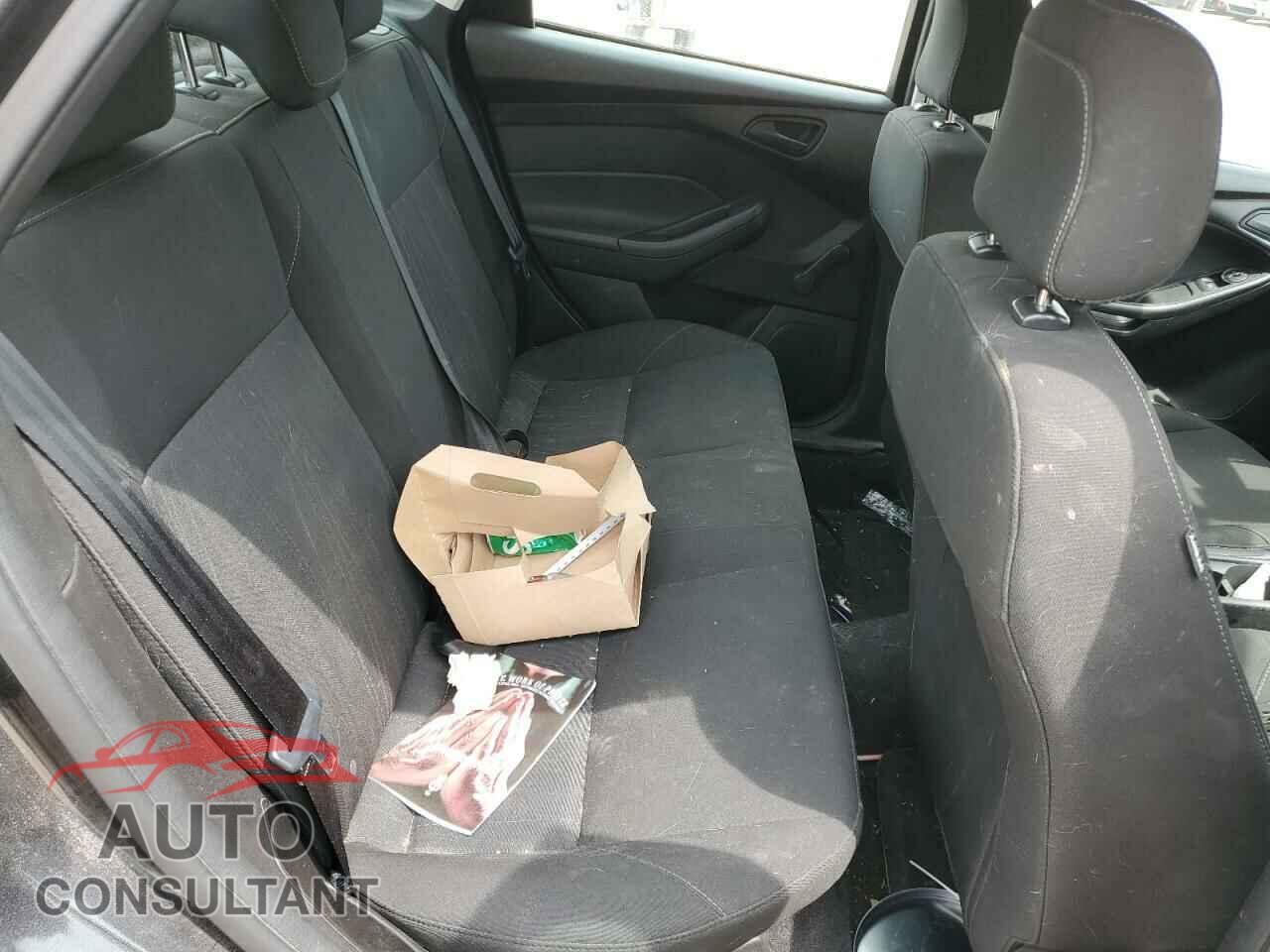 FORD FOCUS 2017 - 1FADP3E23HL312127