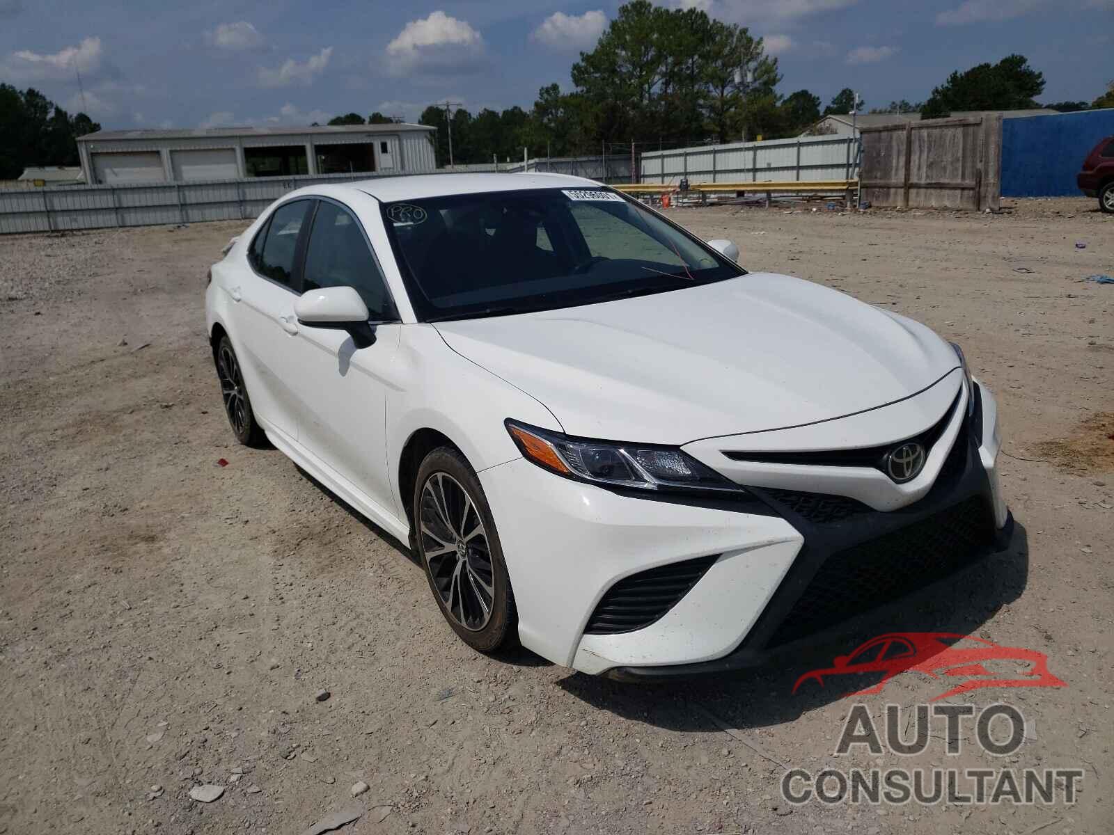 TOYOTA CAMRY 2018 - 4T1B11HKXJU560566