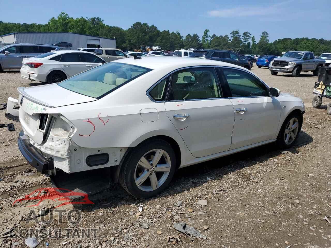 VOLKSWAGEN PASSAT 2013 - 1VWBP7A33DC046090