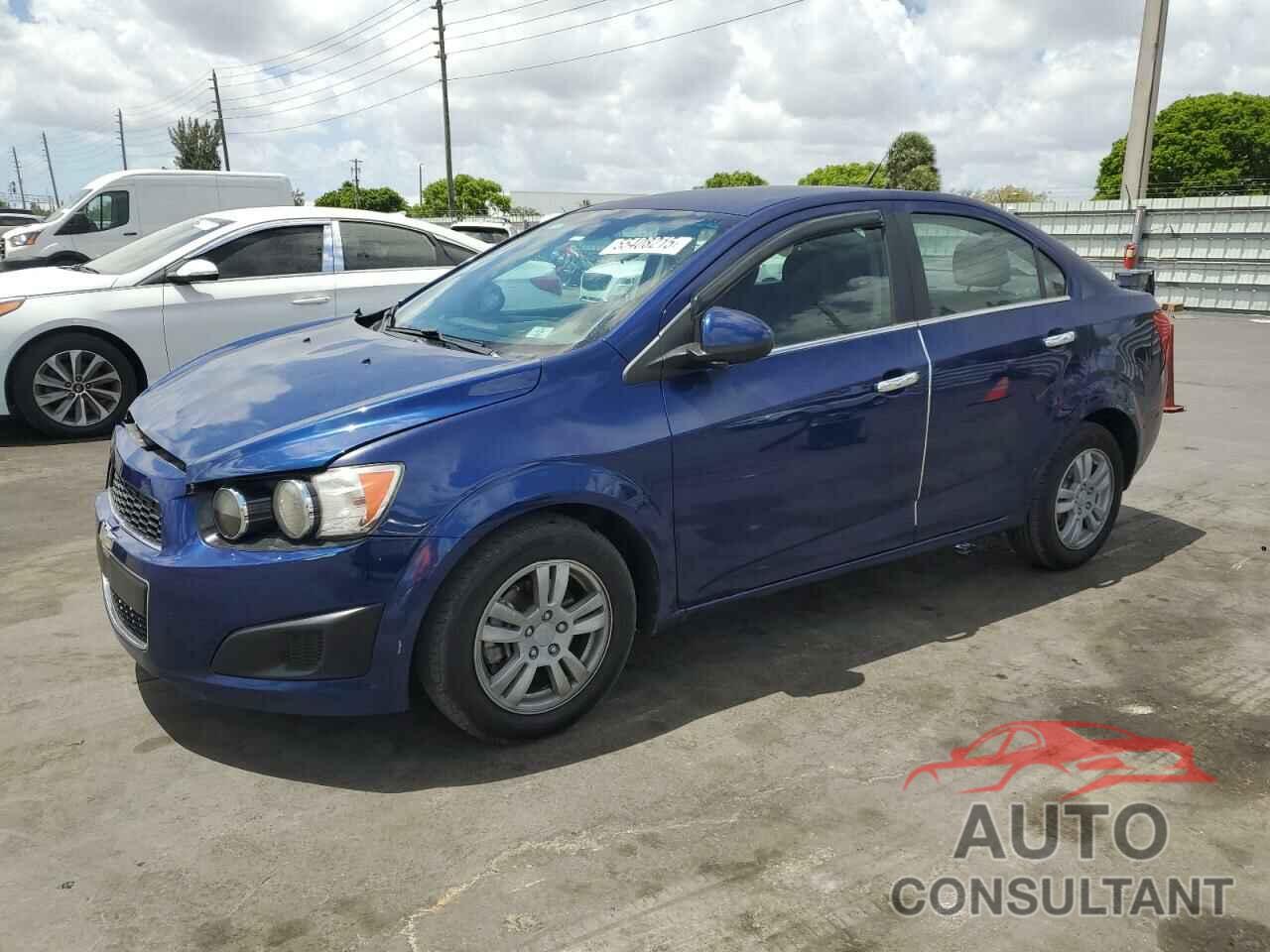 CHEVROLET SONIC 2014 - 1G1JC5SH2E4140894